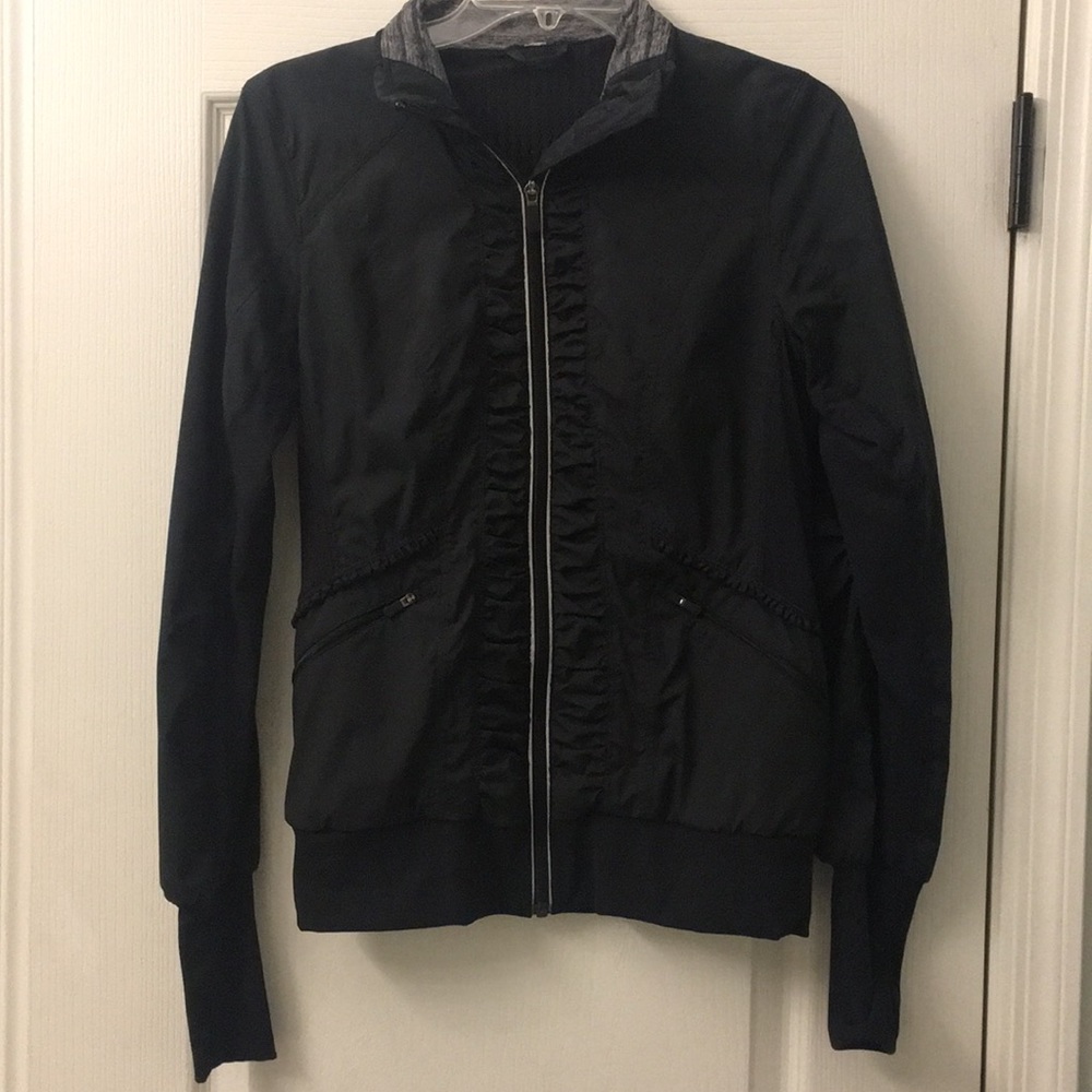 Lululemon BLACK lightweight track jacket🖤Size 6